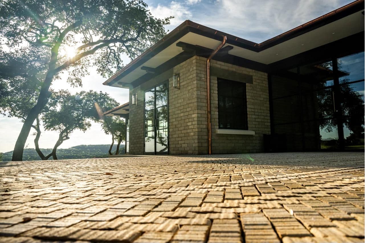 Ancient oak grove on the 15-acre Moon Flower Hill property — future site of The Hideaways at Moon Flower Hill